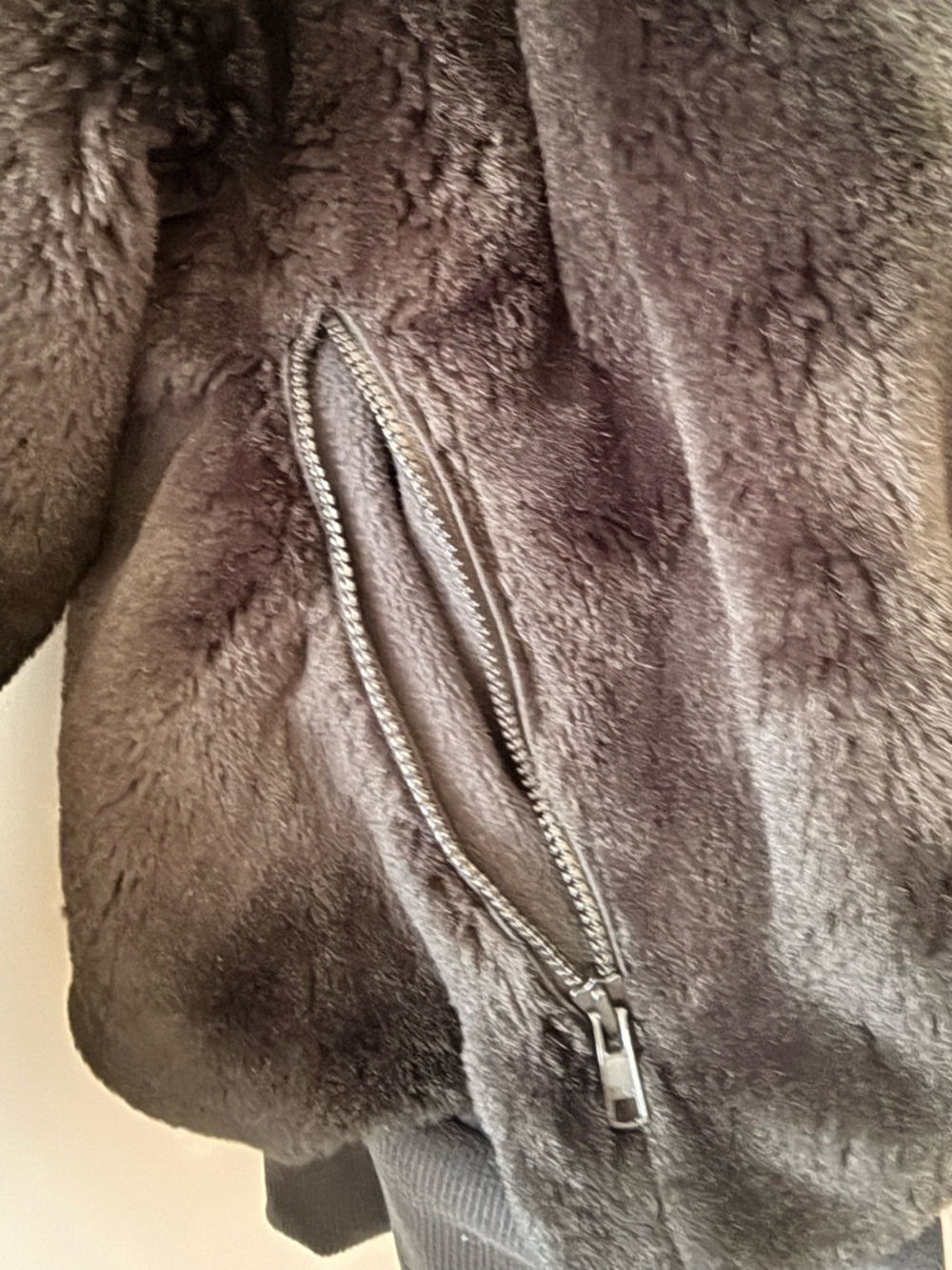 ALO black faux fur foxy jacket - Picture 8 of 16